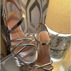 COLE HAAN
Grove Platform Sandal In Silver Specchio
Retail $180